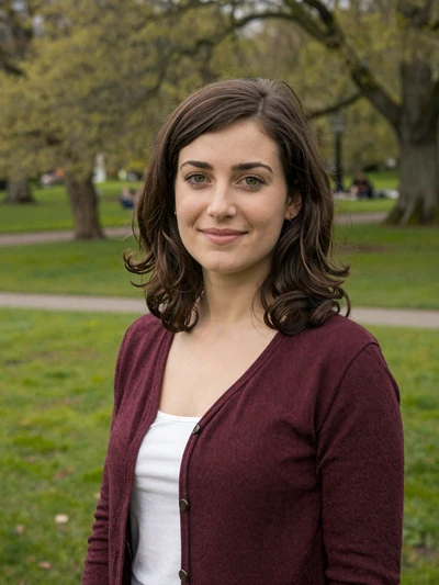 Aoife, 31, a warm Irish woman in a green Cork park